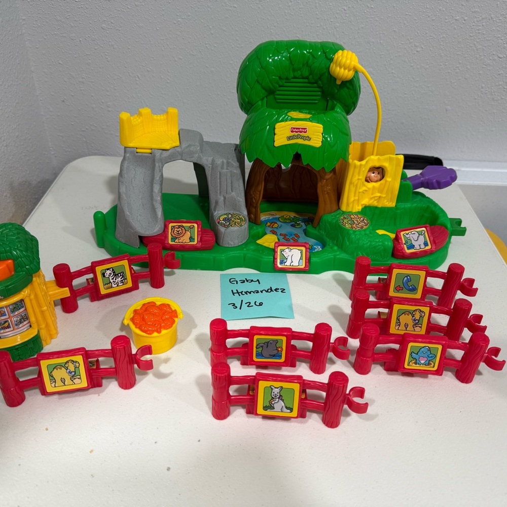 Fisher-Price Jungle Safari Playset - Red, Green, Yellow